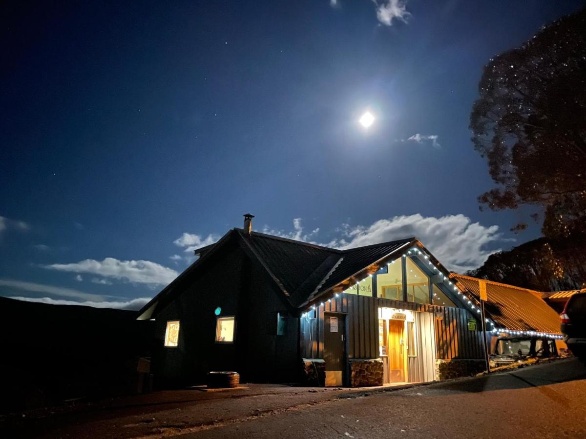 Cooroona Alpine Lodge Falls Creek Exteriör bild